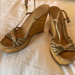 Prada wedge in mat gold